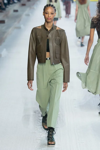 Look 21